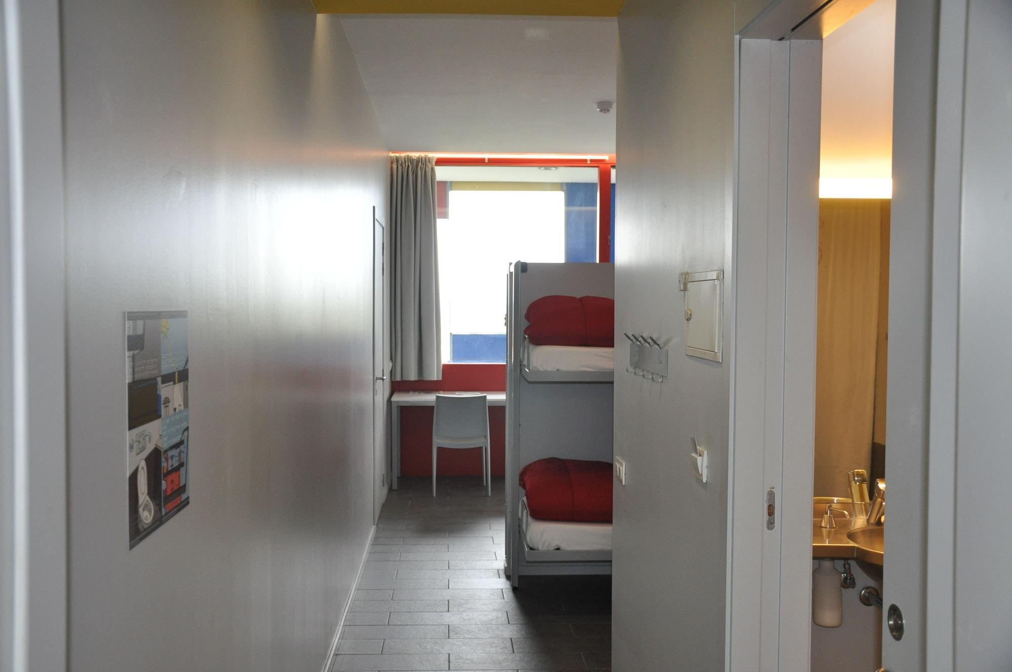 Centre Esplai Albergue El Prat de Llobregat Bagian luar foto