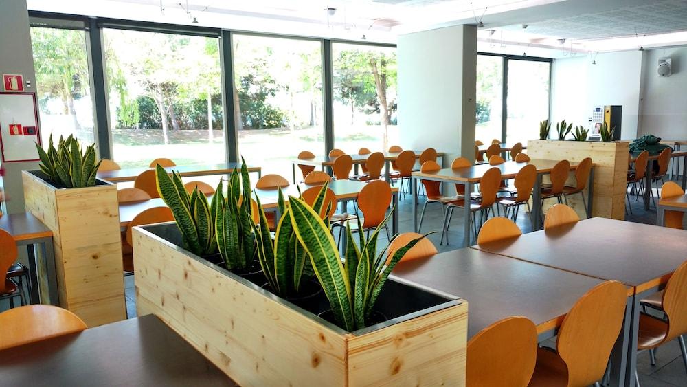 Centre Esplai Albergue El Prat de Llobregat Bagian luar foto